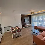 Lux Apartment 01 + Free Parking