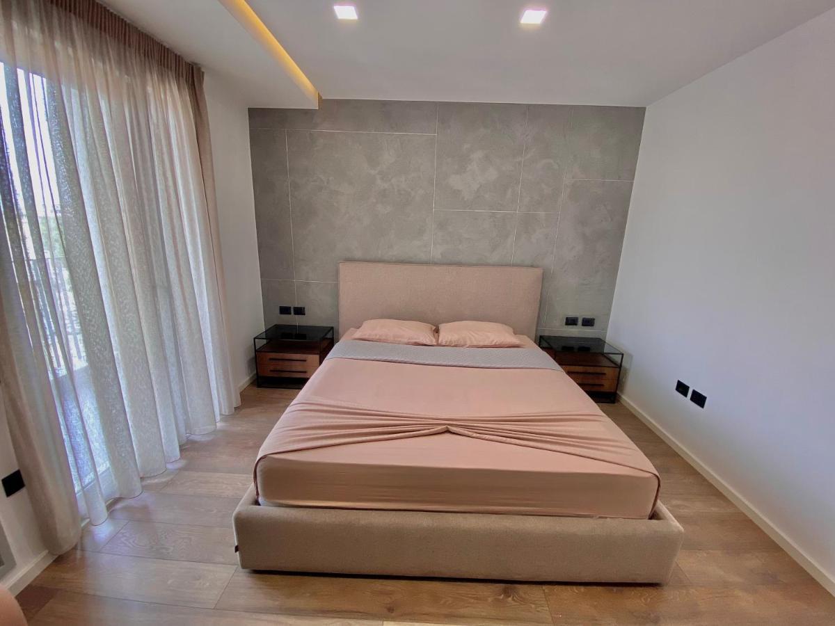 Apartament Lux 01 + Free Parking Tirana