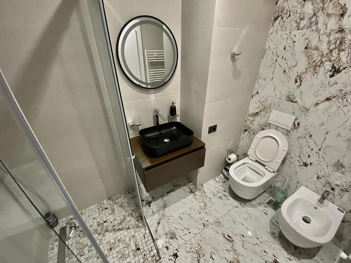 Apartament Lux 01 + Free Parking Tirana