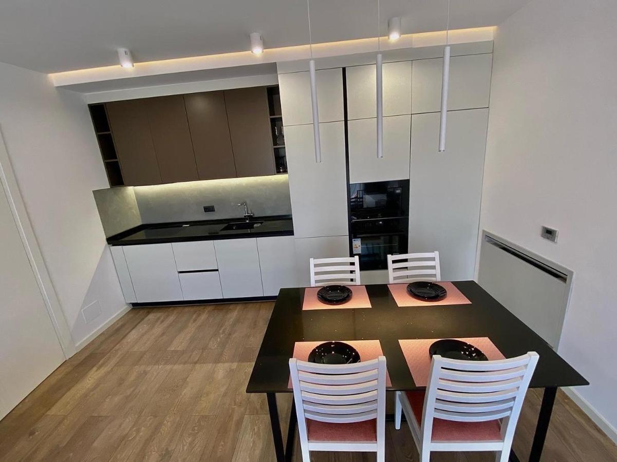 Lux 01 + Free Parking Apartament *